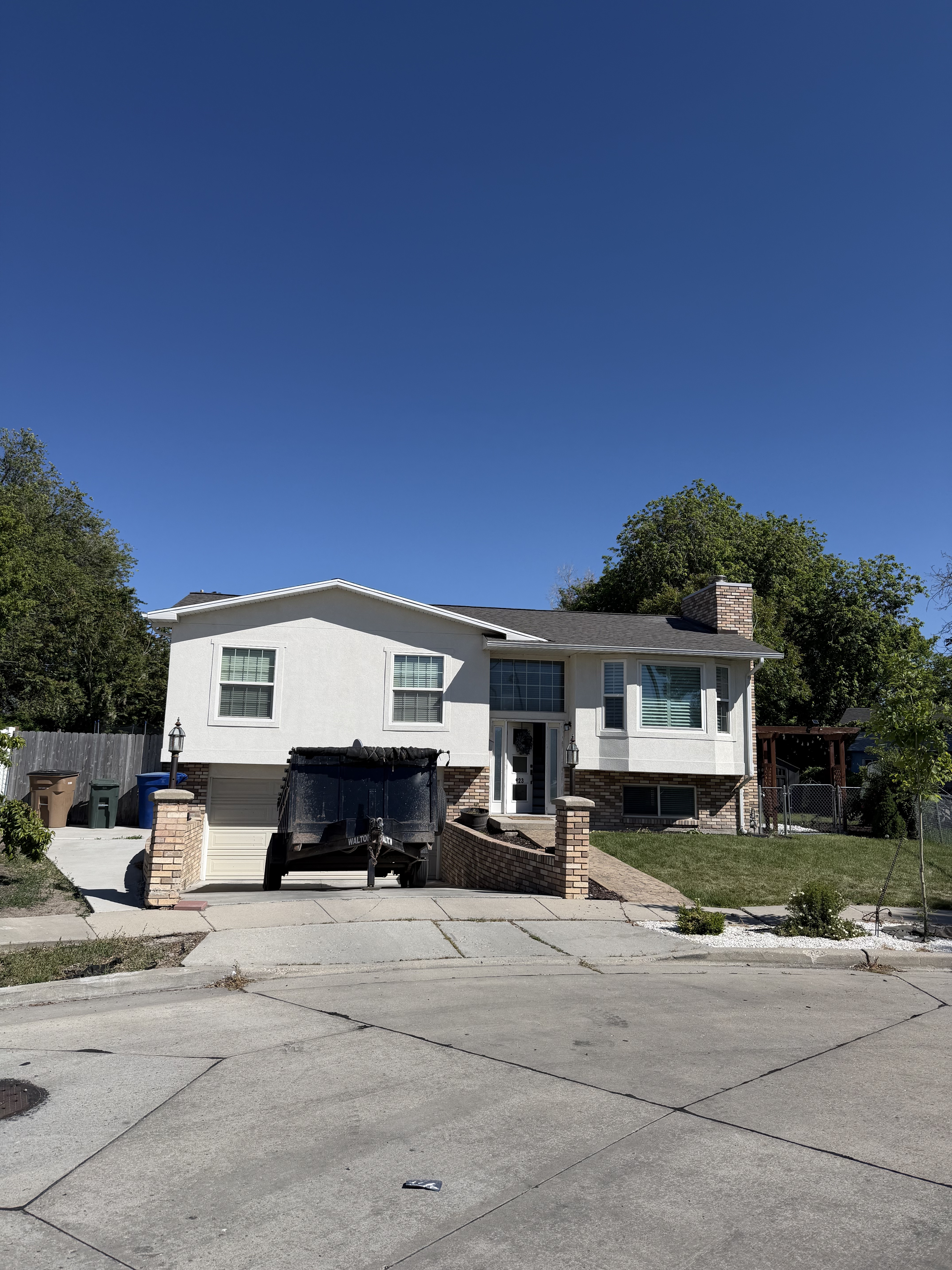 image of house with stucco